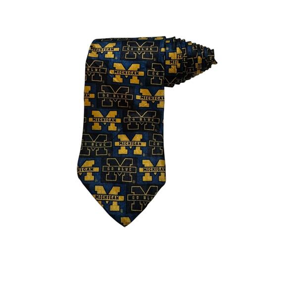 Merge Left University Of Michigan Logo Go Blue Collegiate Necktie Silk - Picture 1 of 6